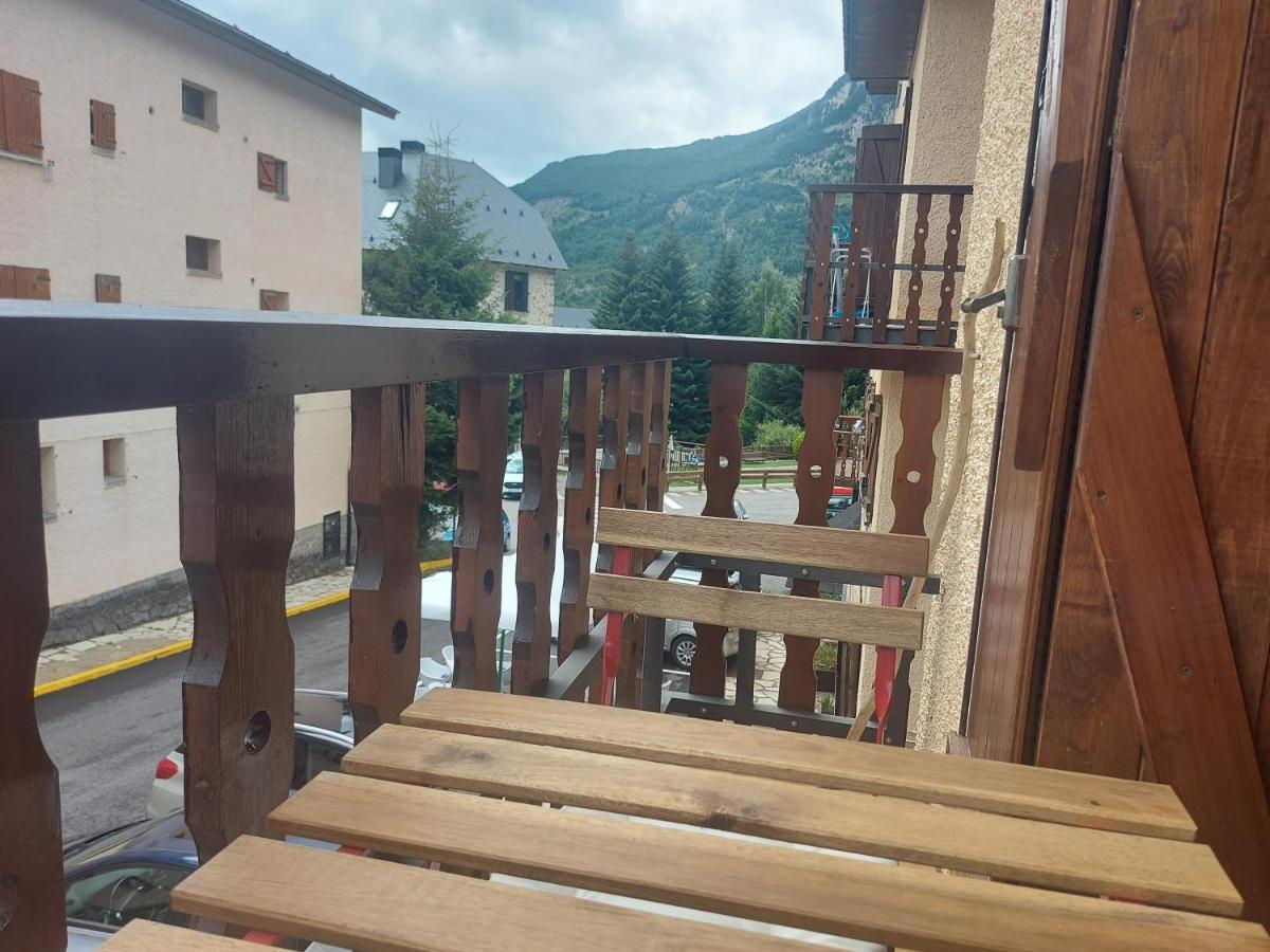 Casa Bihotz - Bonito Y Centrico Apartamento Con Garaje En Sallent Sallent de Gállego Екстериор снимка
