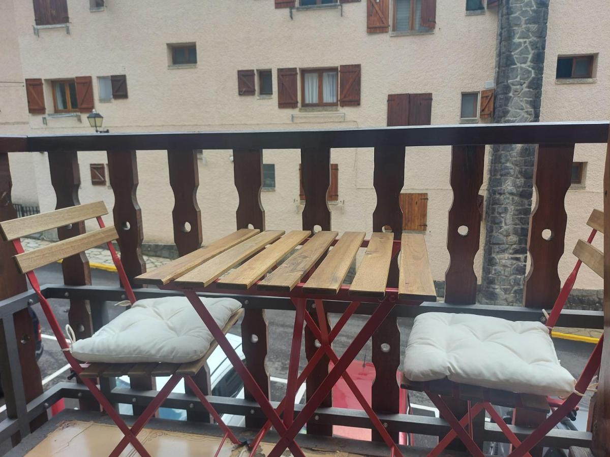 Casa Bihotz - Bonito Y Centrico Apartamento Con Garaje En Sallent Sallent de Gállego Екстериор снимка